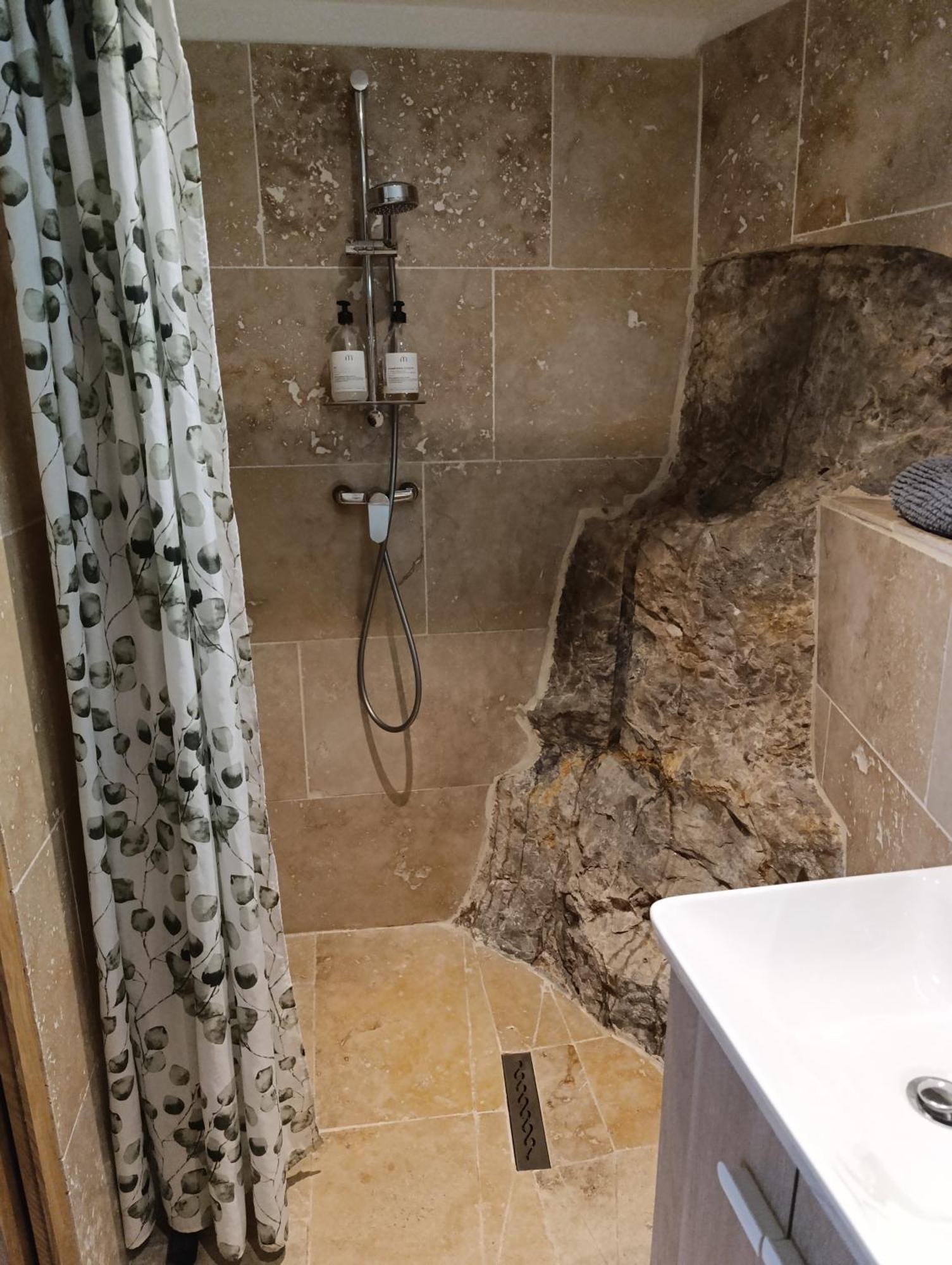 Logement Le Gabian Ampus エクステリア 写真