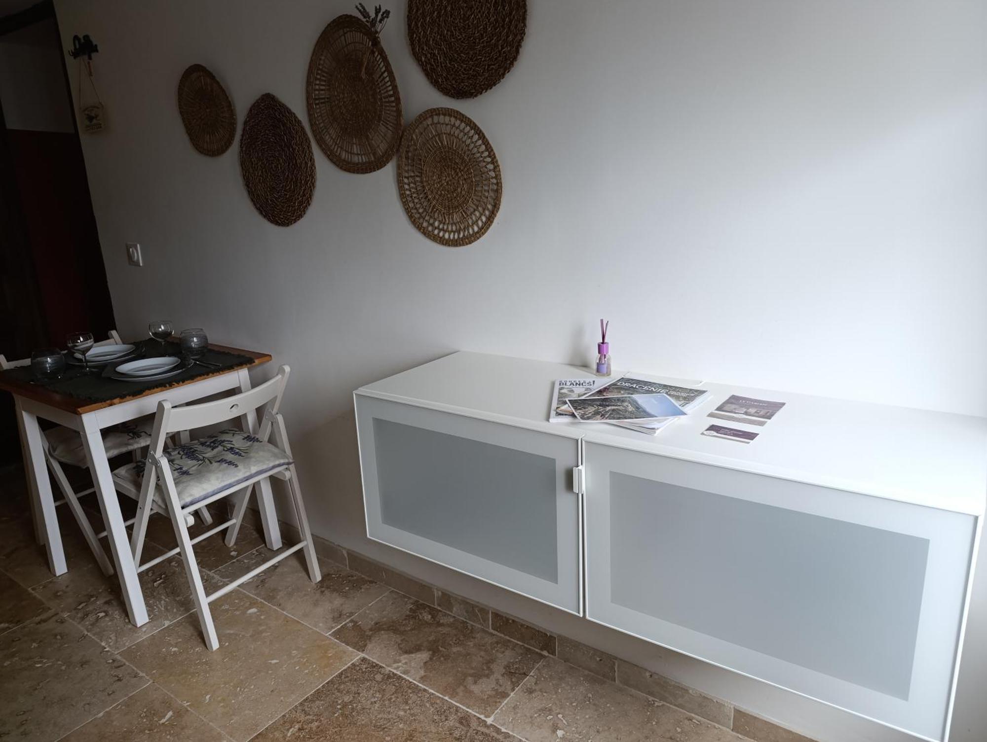 Logement Le Gabian Ampus エクステリア 写真